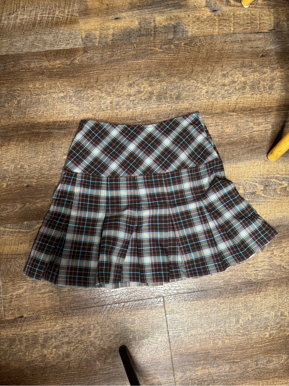 Vintage Girls Plaid Pleated Mini Skirt in Brown and Blue